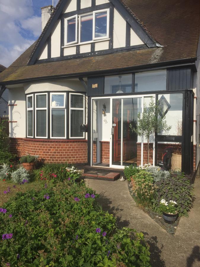Southend Airport Bed & Breakfast 罗奇福德 外观 照片
