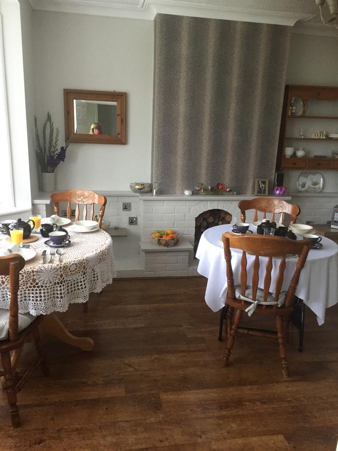Southend Airport Bed & Breakfast 罗奇福德 外观 照片