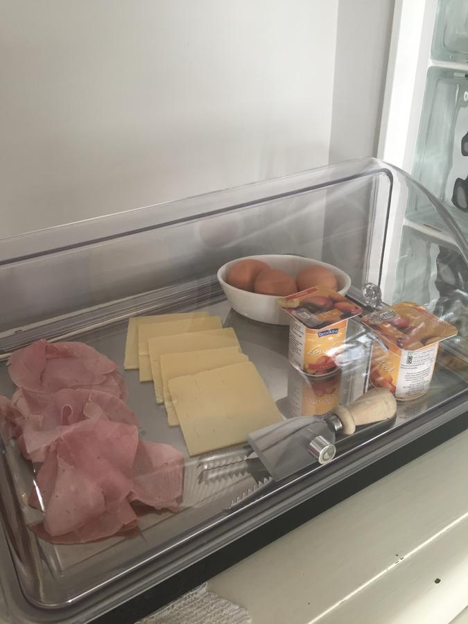 Southend Airport Bed & Breakfast 罗奇福德 外观 照片
